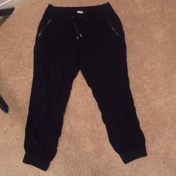black converse joggers
